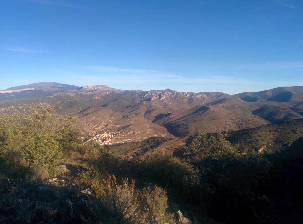 Vista del pueblo de Calcena Calcenada de Otoño 2015
